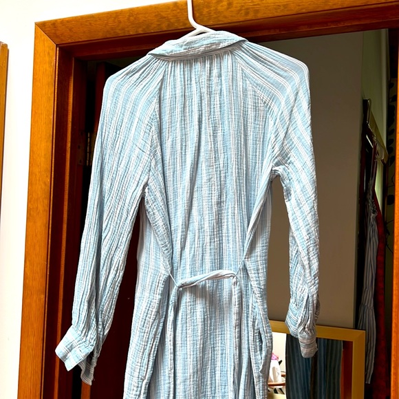 Old Navy Stripe Tie-Waist Dress - Picture 7 of 13